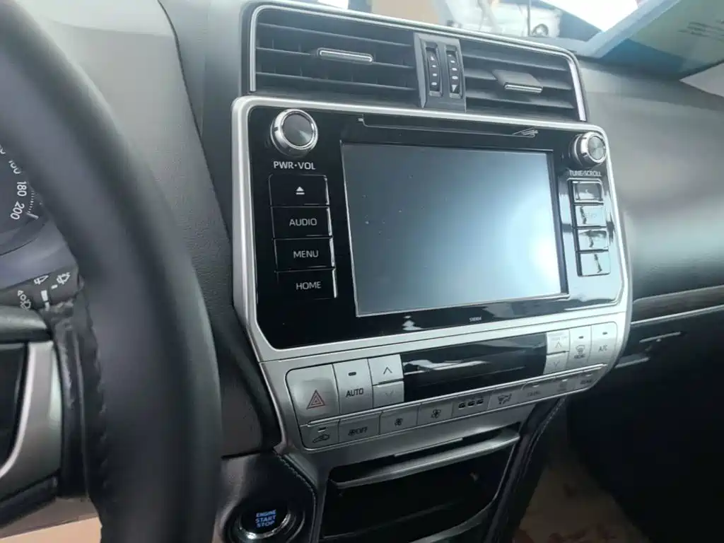 Toyota Prado — фото 13