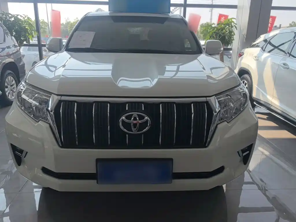 Toyota Prado — фото 3