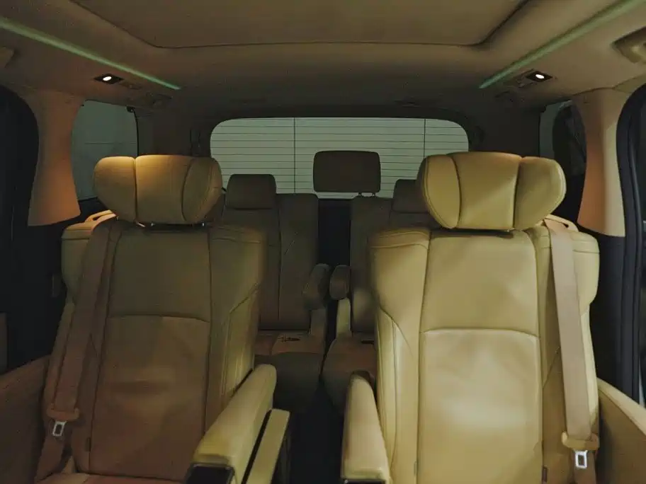 Toyota Alphard — фото 11