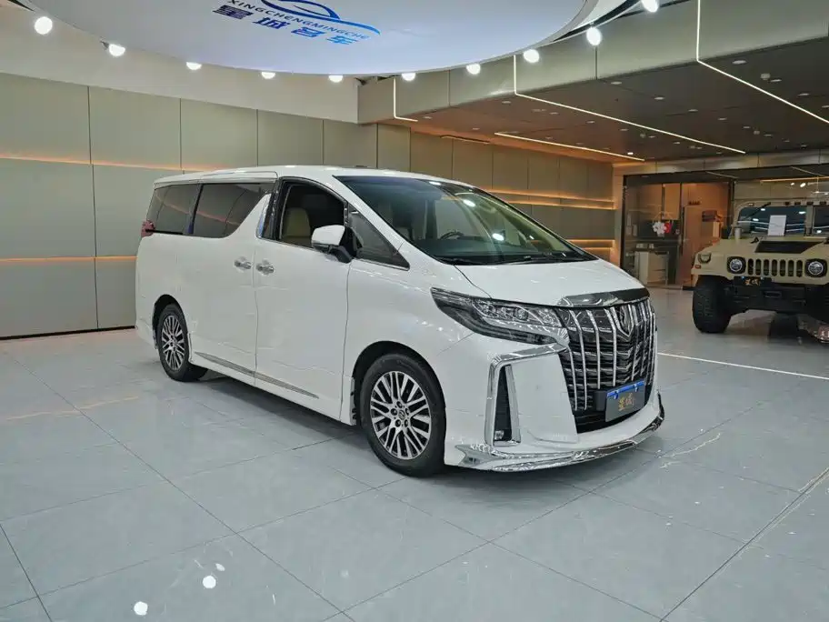 Toyota Alphard — фото 3