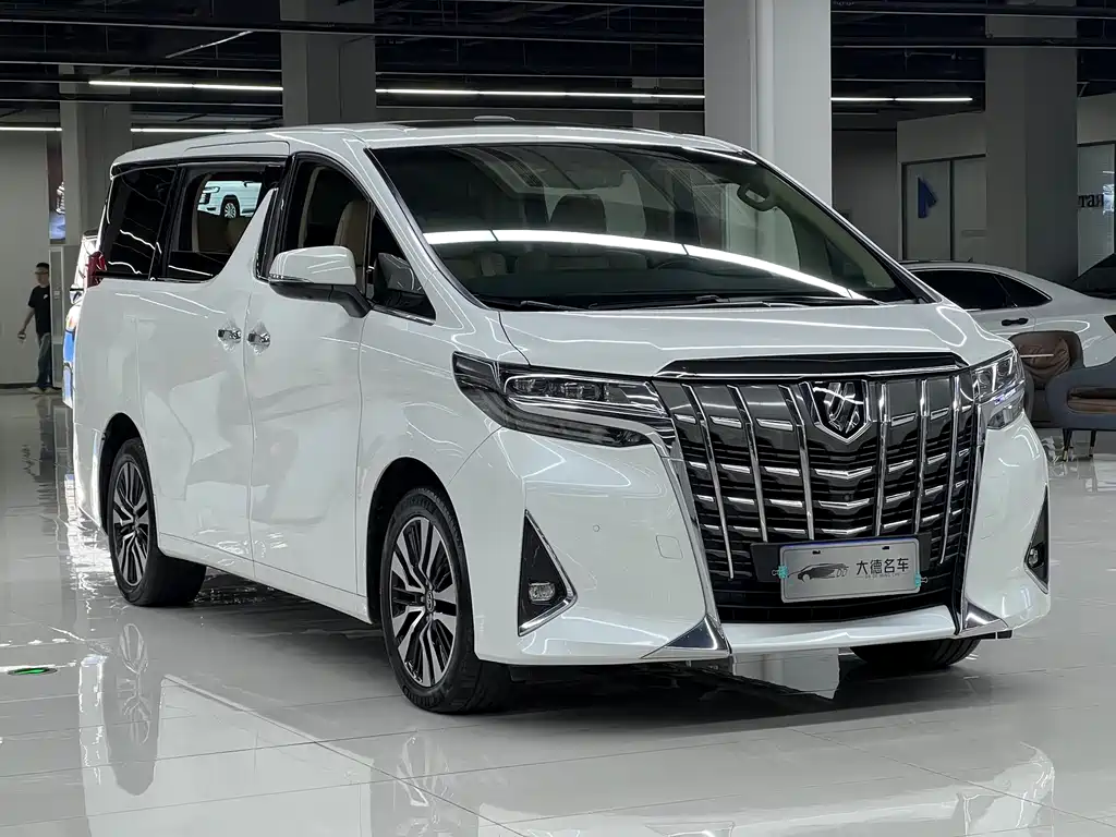 Toyota Alphard — фото 3