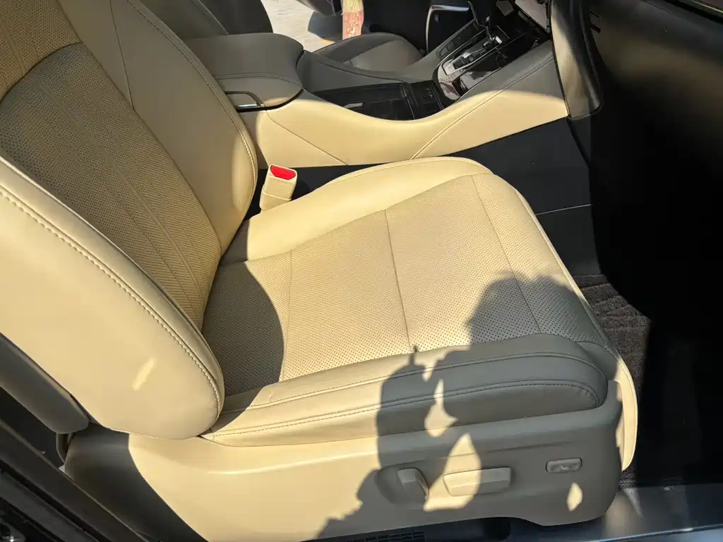 Toyota Alphard — фото 5