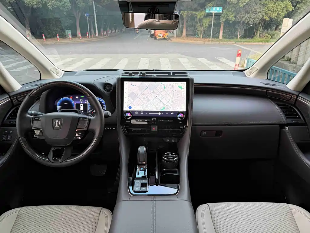 Toyota Vellfire — фото 14