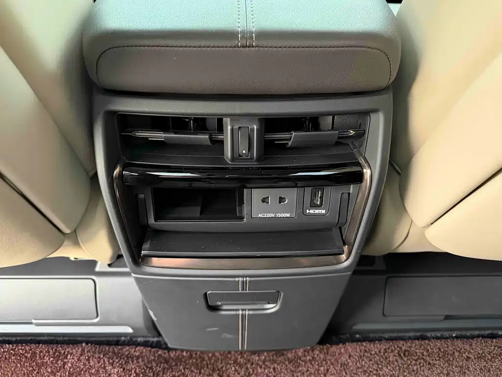 Toyota Vellfire — фото 16