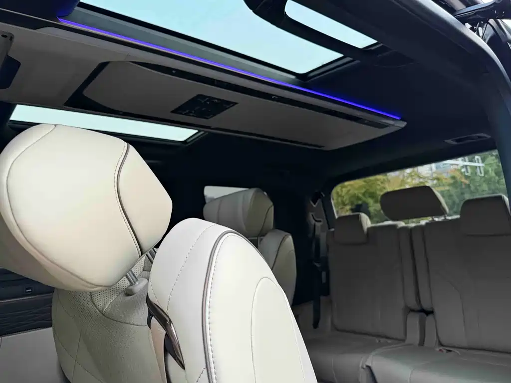Toyota Vellfire — фото 24