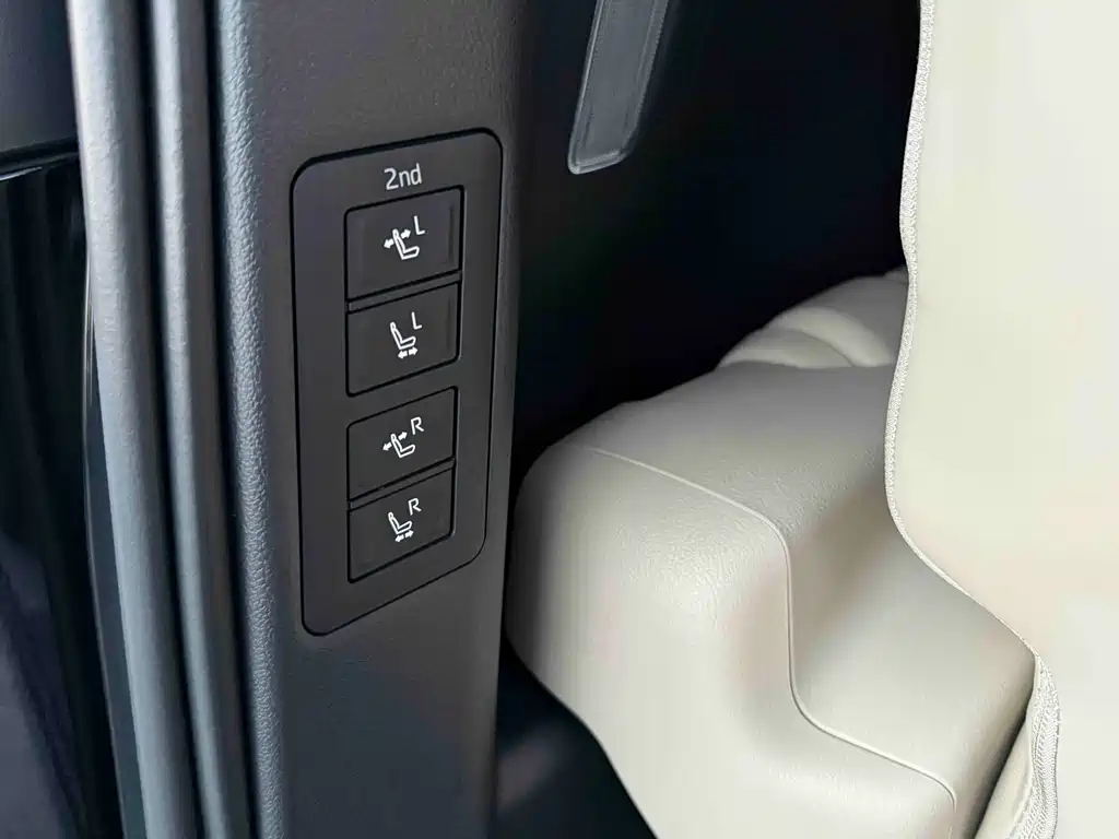 Toyota Vellfire — фото 28