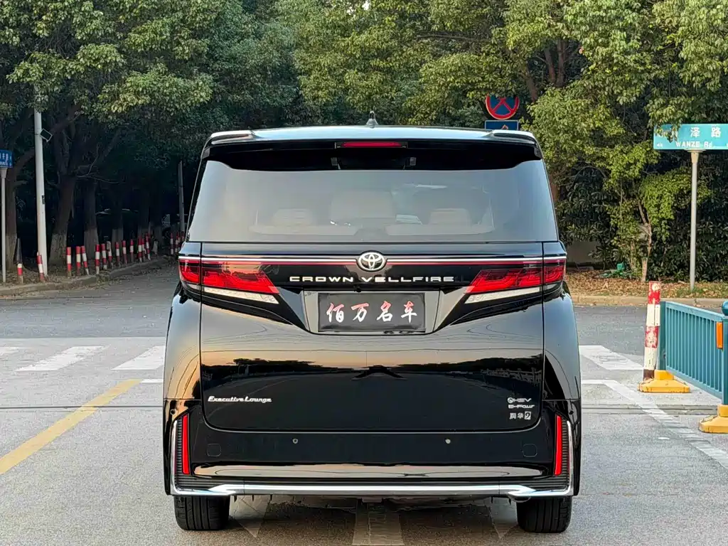 Toyota Vellfire — фото 5