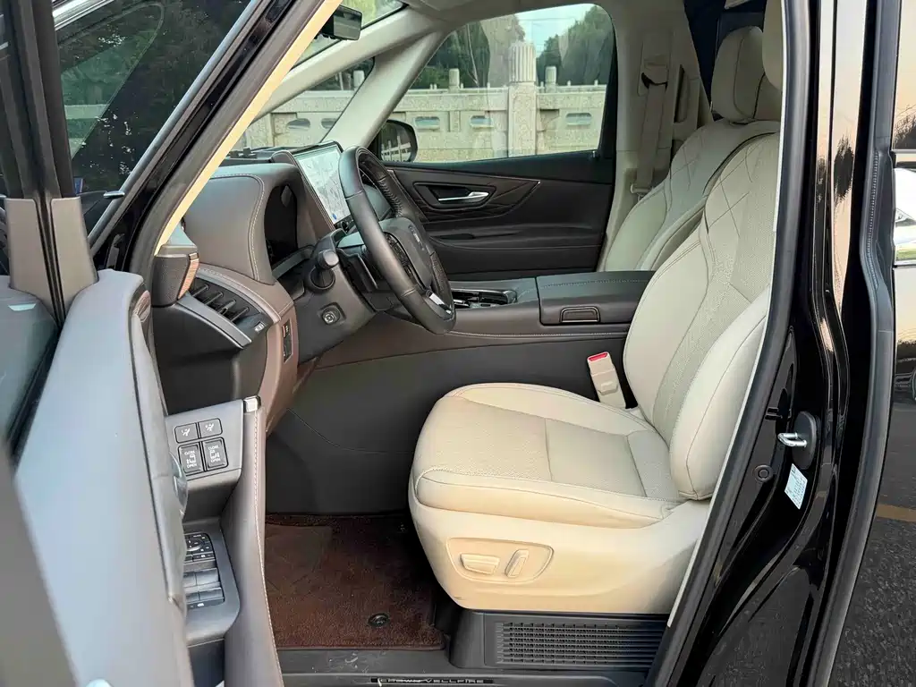 Toyota Vellfire — фото 6