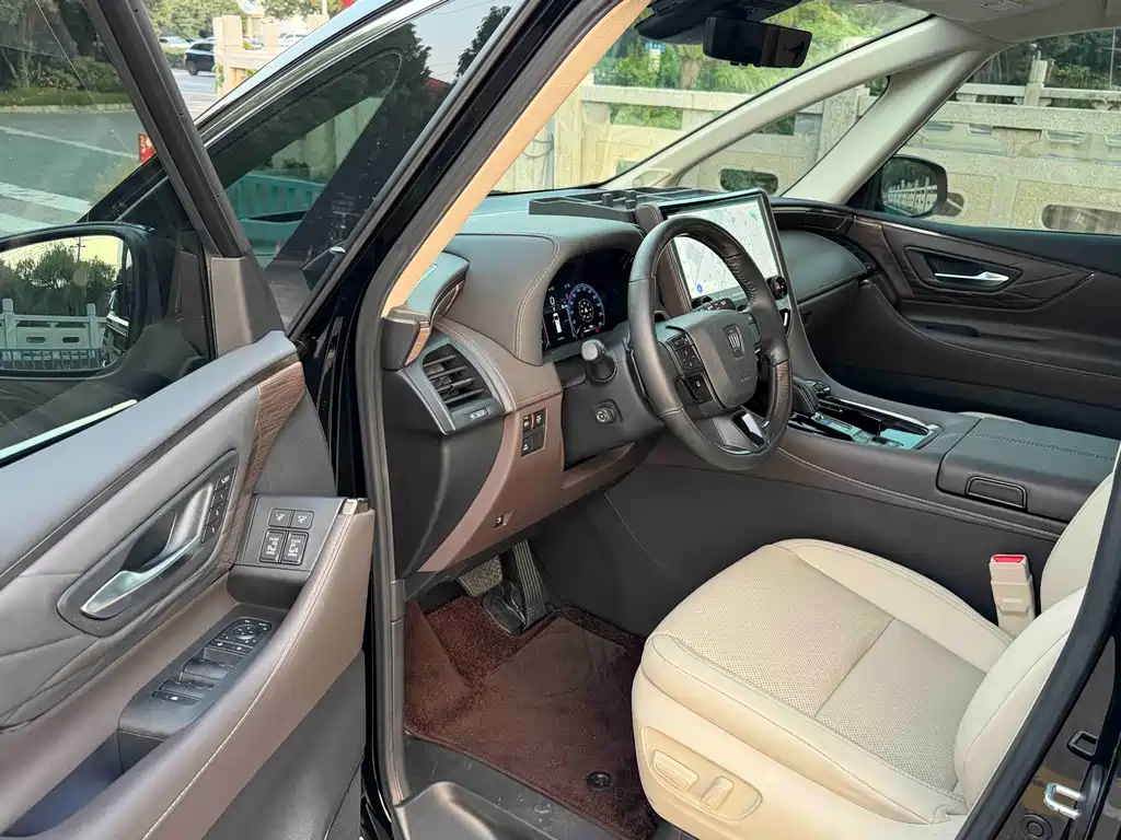 Toyota Vellfire — фото 7