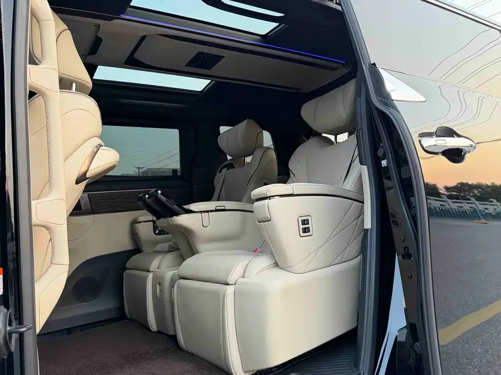 Toyota Vellfire — фото 10
