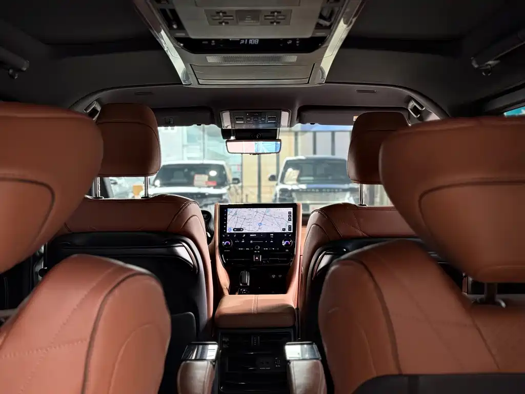 Toyota Alphard — фото 22