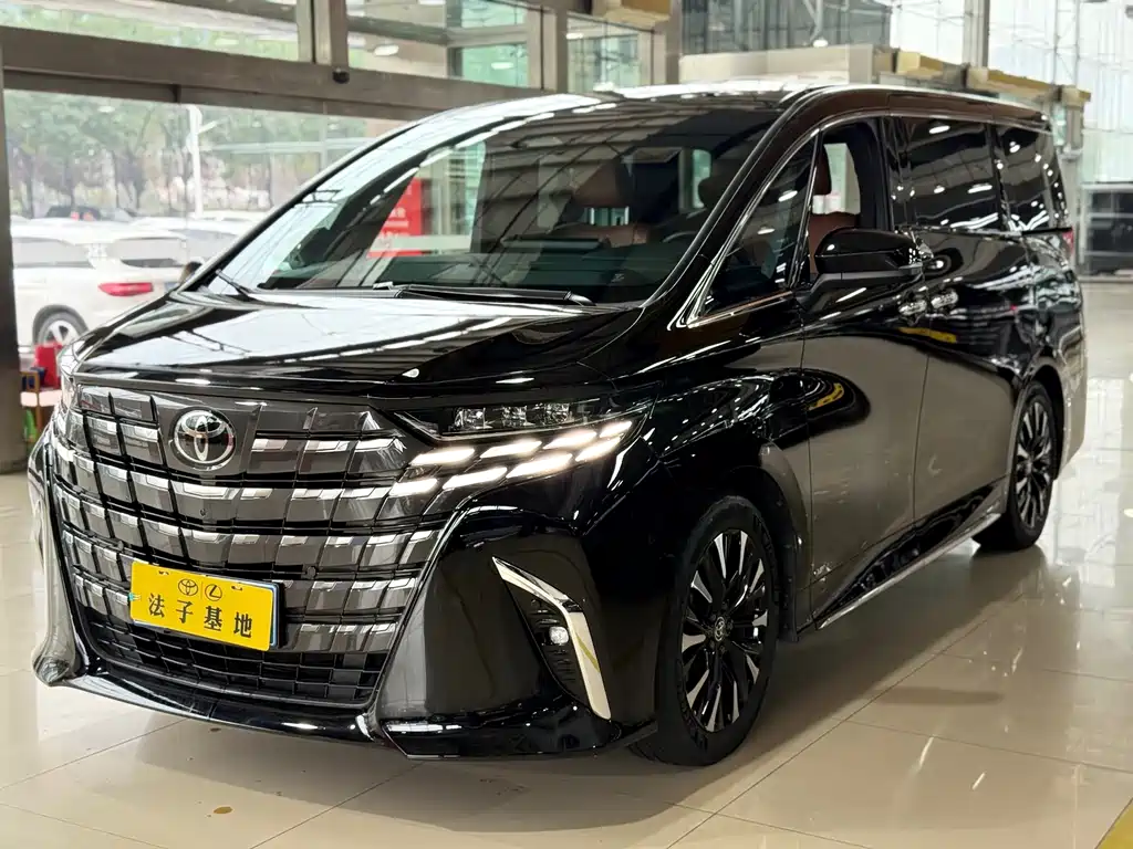 Toyota Alphard — фото 4
