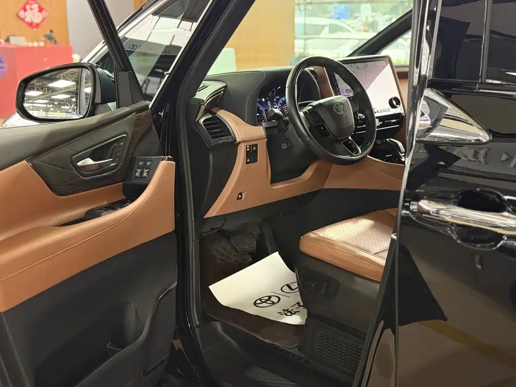 Toyota Alphard — фото 6