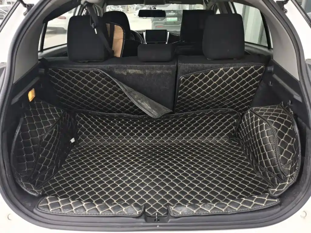 Toyota Yaris L — фото 18