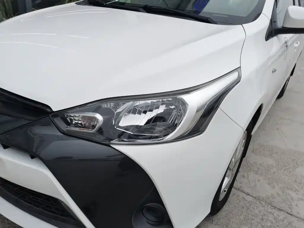 Toyota Yaris L — фото 23