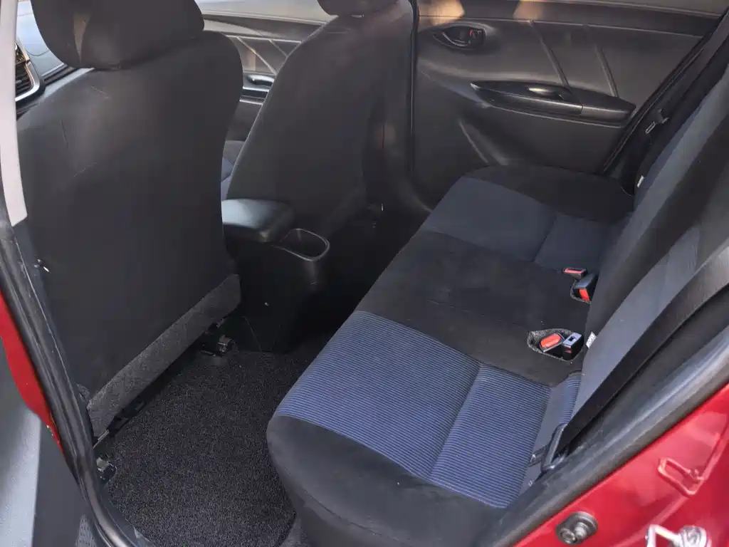 Toyota Yaris L — фото 8