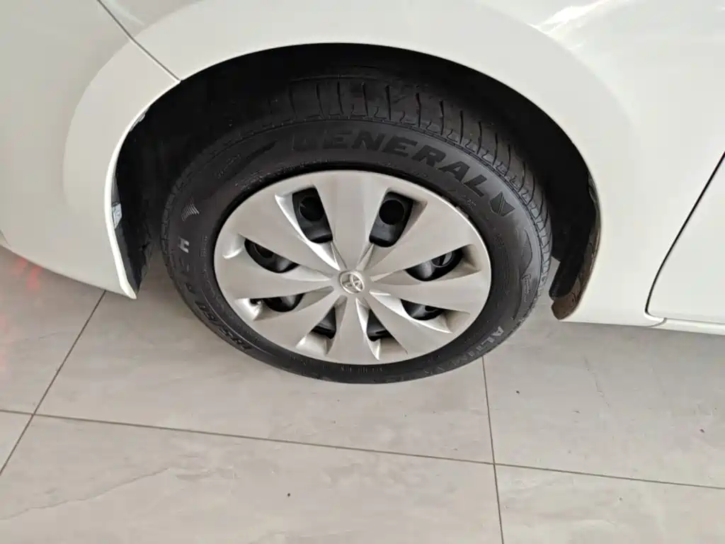 Toyota Yaris L — фото 22