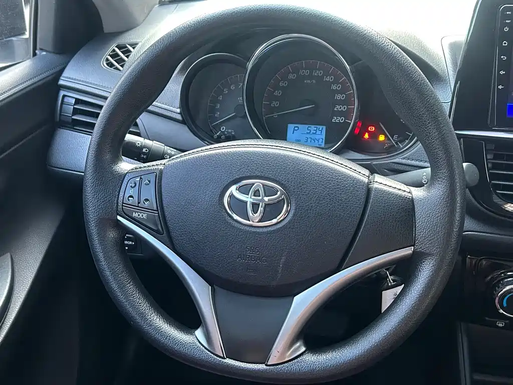 Toyota Vios — фото 9