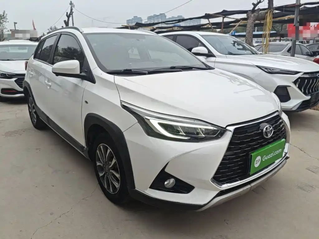 Toyota Yaris L — фото 4