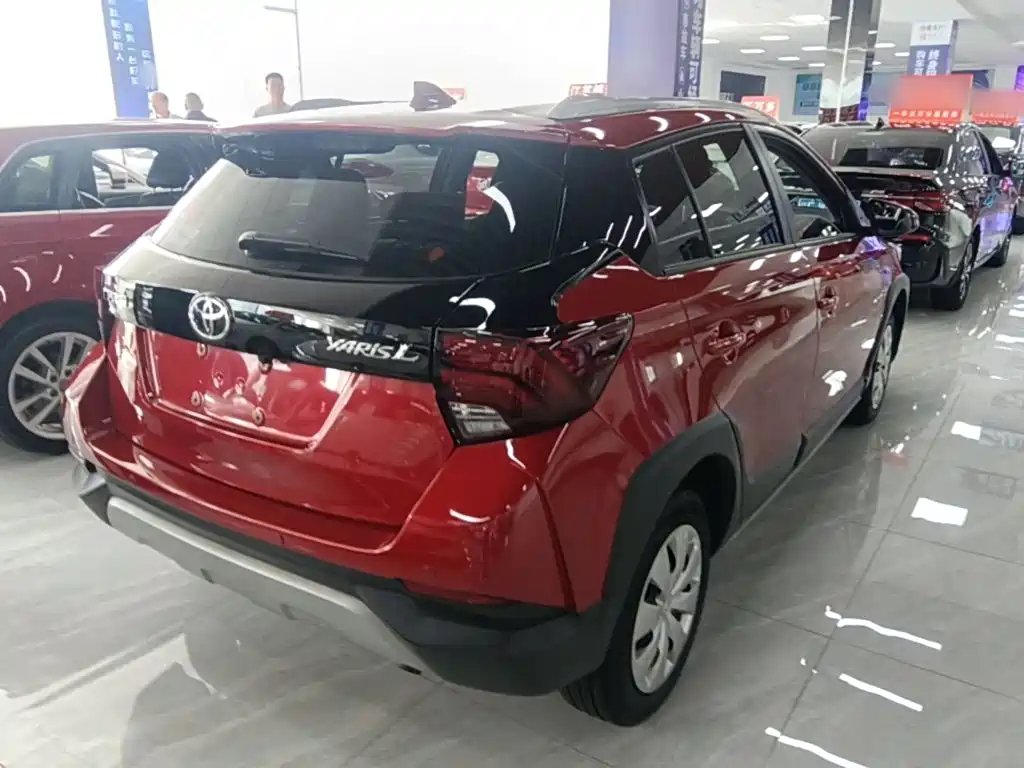 Toyota Yaris L — фото 6