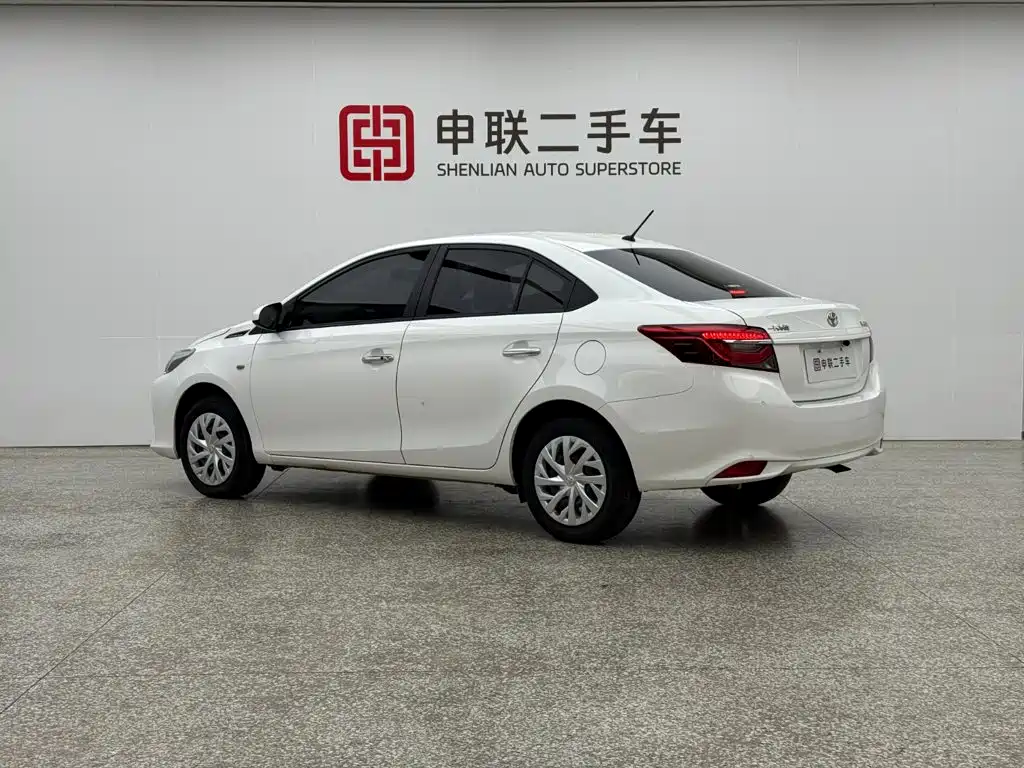 Toyota Vios — фото 2
