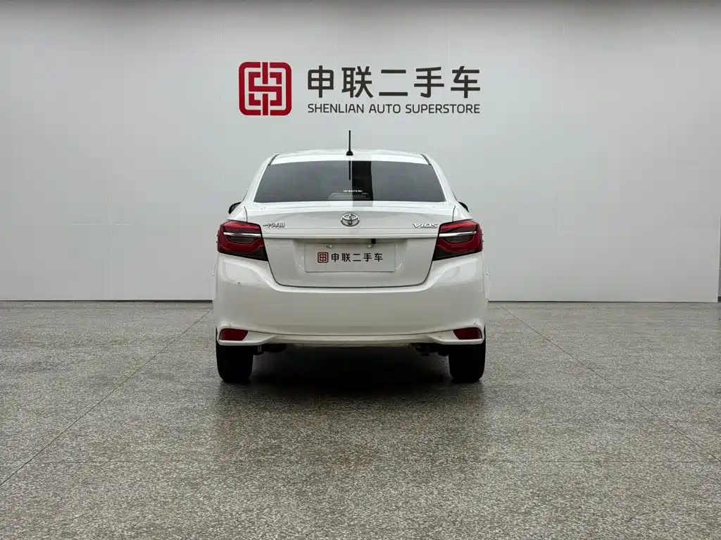 Toyota Vios — фото 4