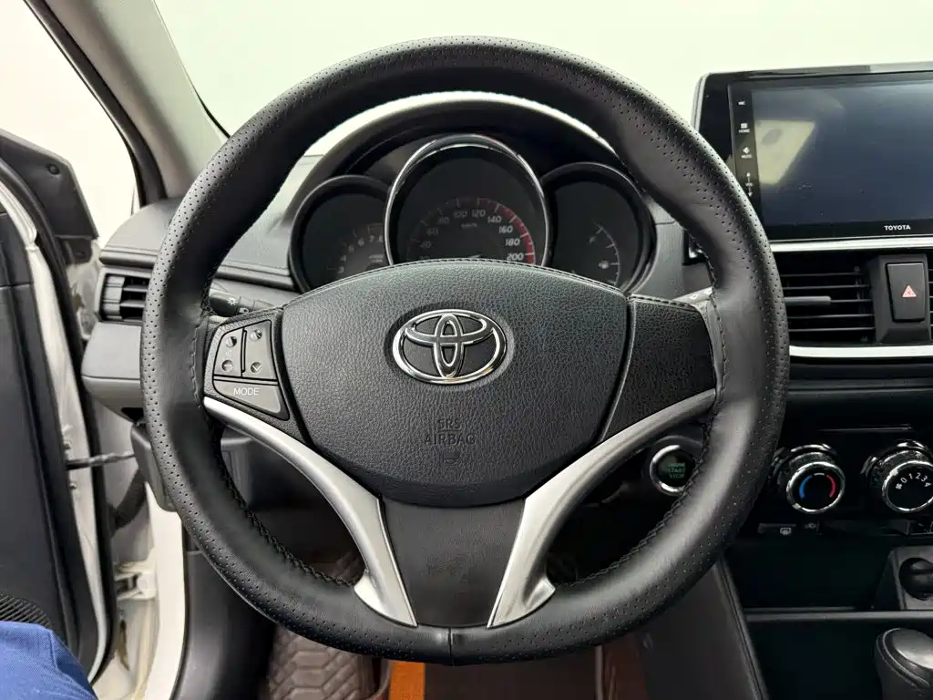 Toyota Vios — фото 10
