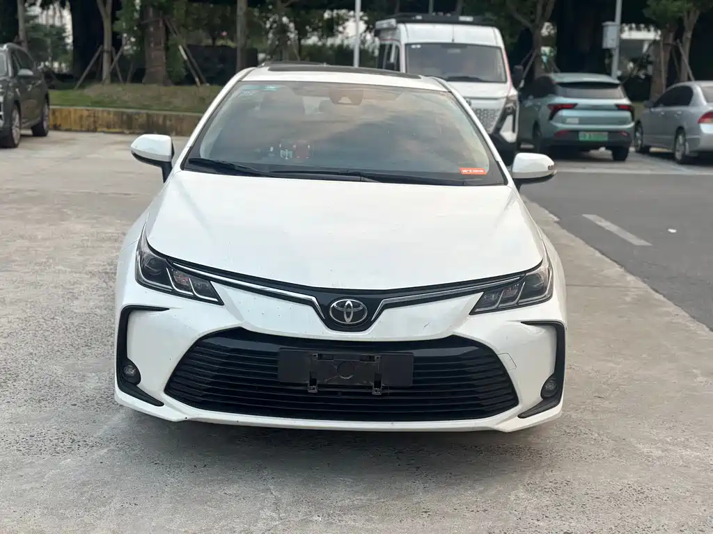 Toyota Corolla — фото 2