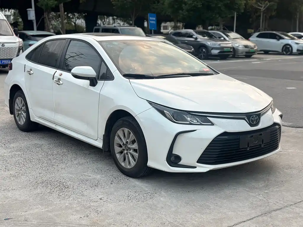 Toyota Corolla — фото 3