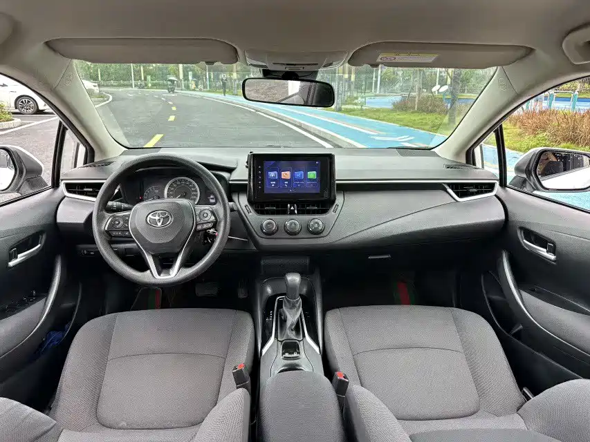 Toyota Corolla — фото 13