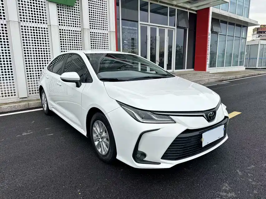 Toyota Corolla — фото 22