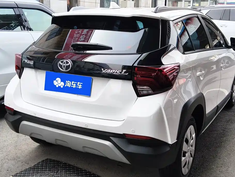 Toyota Yaris L — фото 3