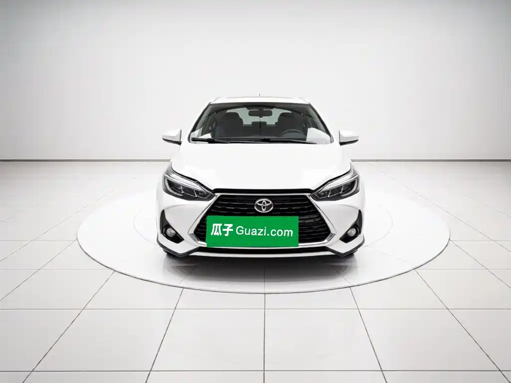 Toyota Yaris L — фото 2