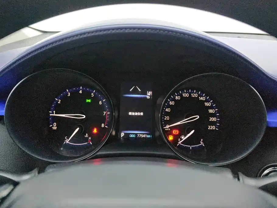 Toyota C-HR — фото 14