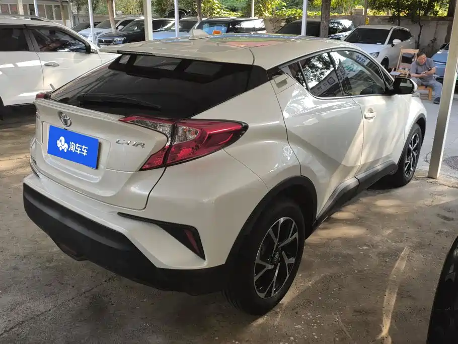 Toyota C-HR — фото 3