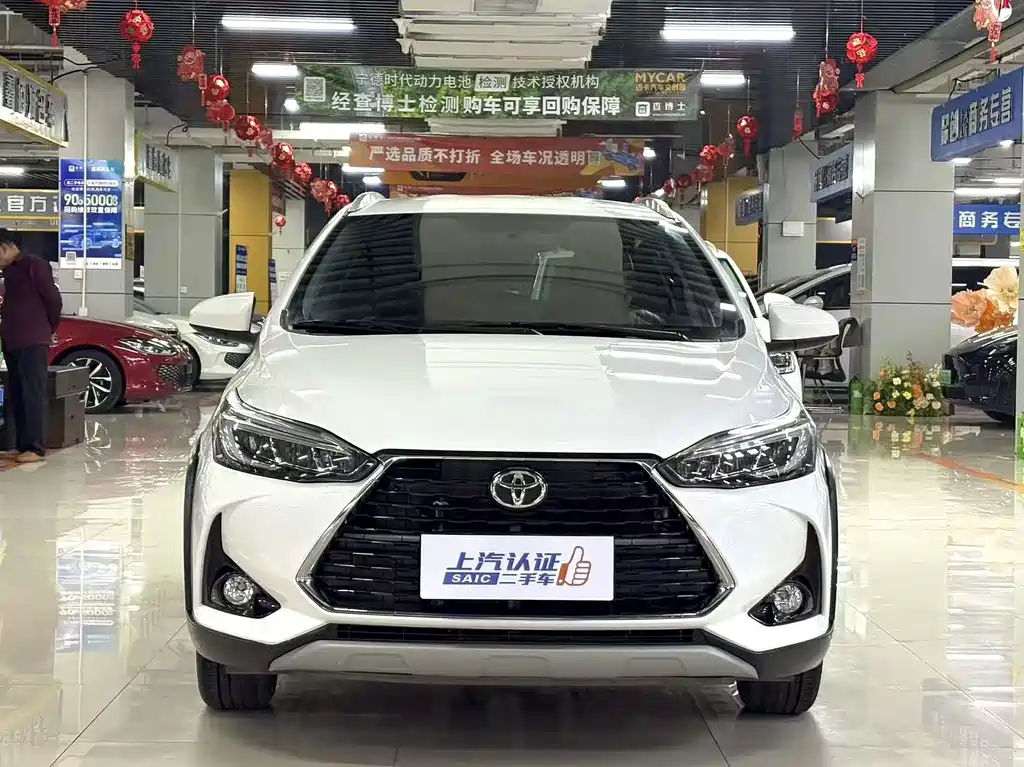 Toyota Yaris L — фото 9