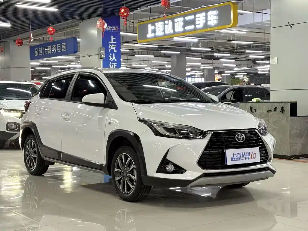 Toyota Yaris L — фото 10