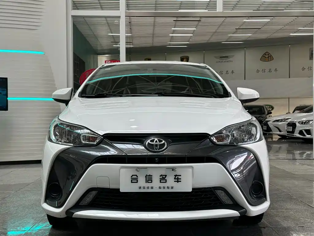 Toyota Yaris L — фото 2