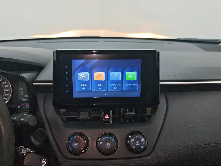 Toyota Corolla Cross — фото 13