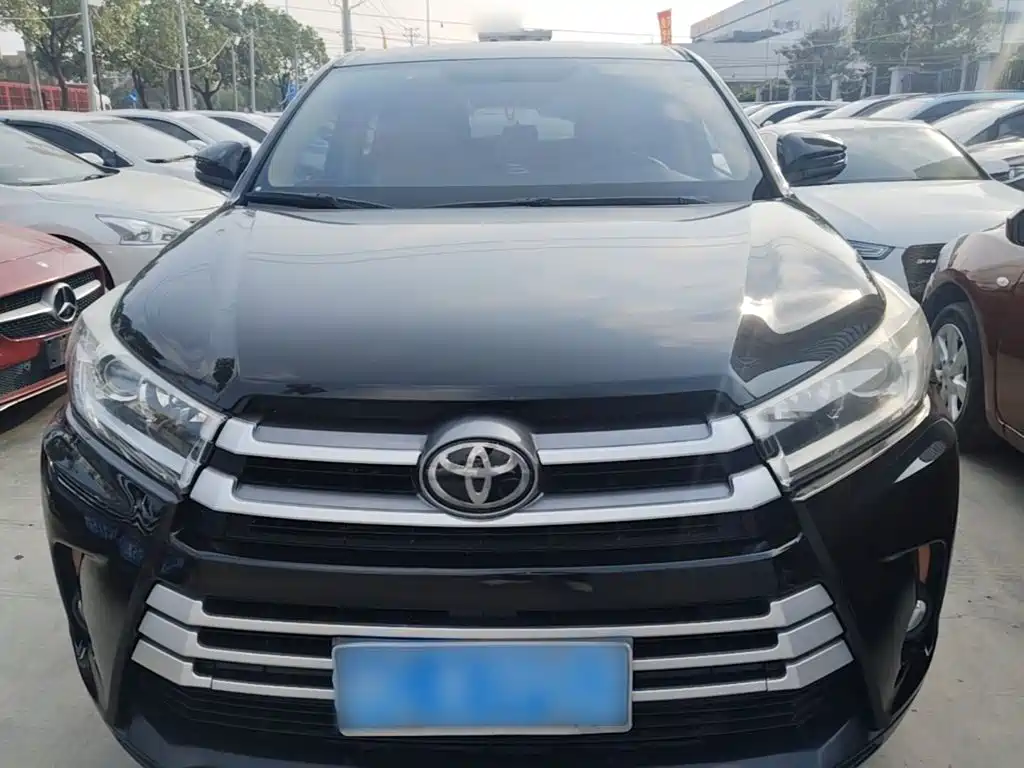 Toyota Highlander — фото 2
