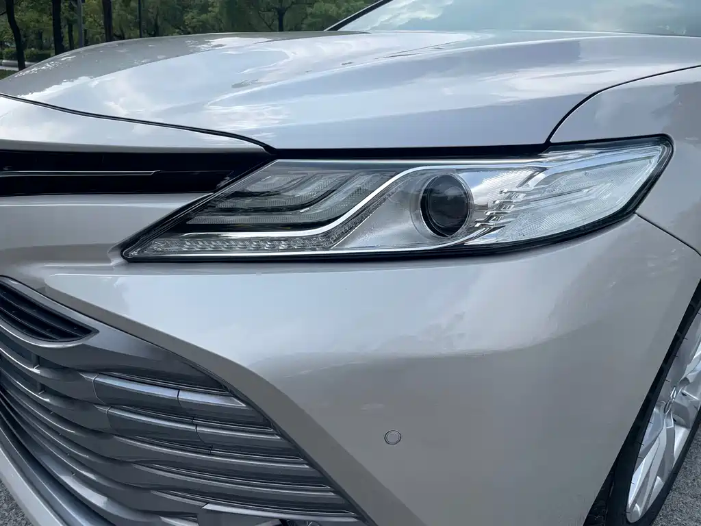 Toyota Camry — фото 8