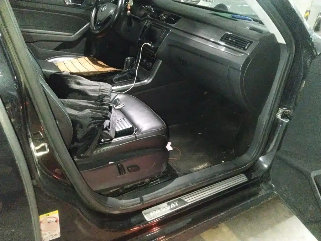 Volkswagen Passat — фото 17