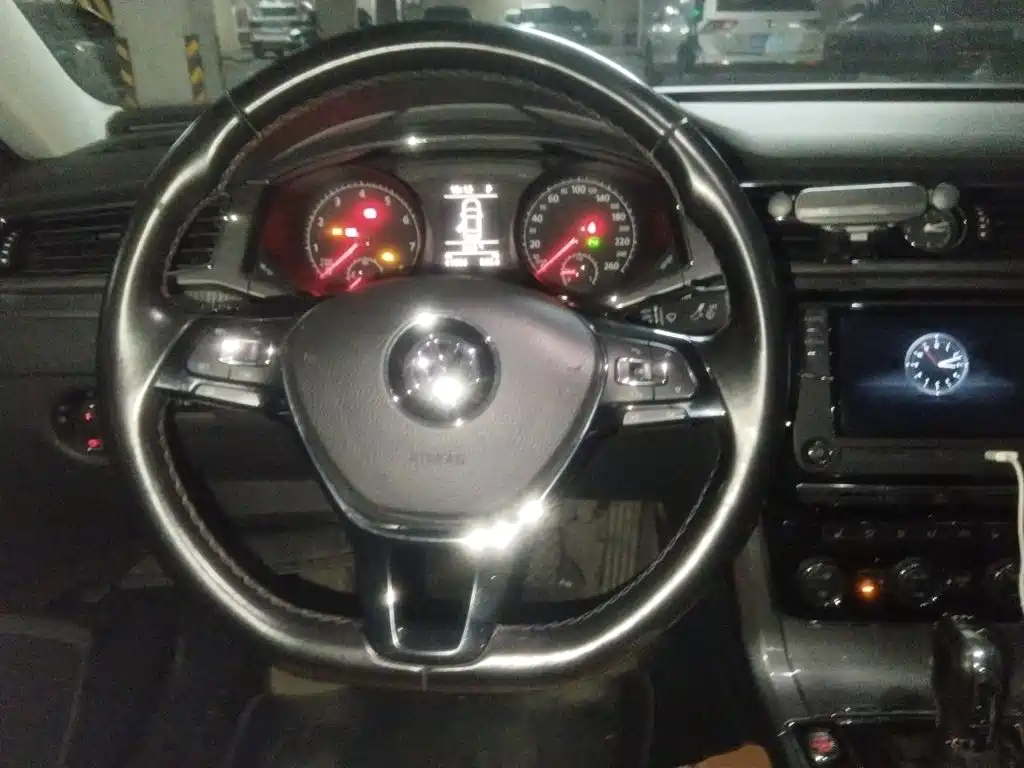 Volkswagen Passat — фото 3