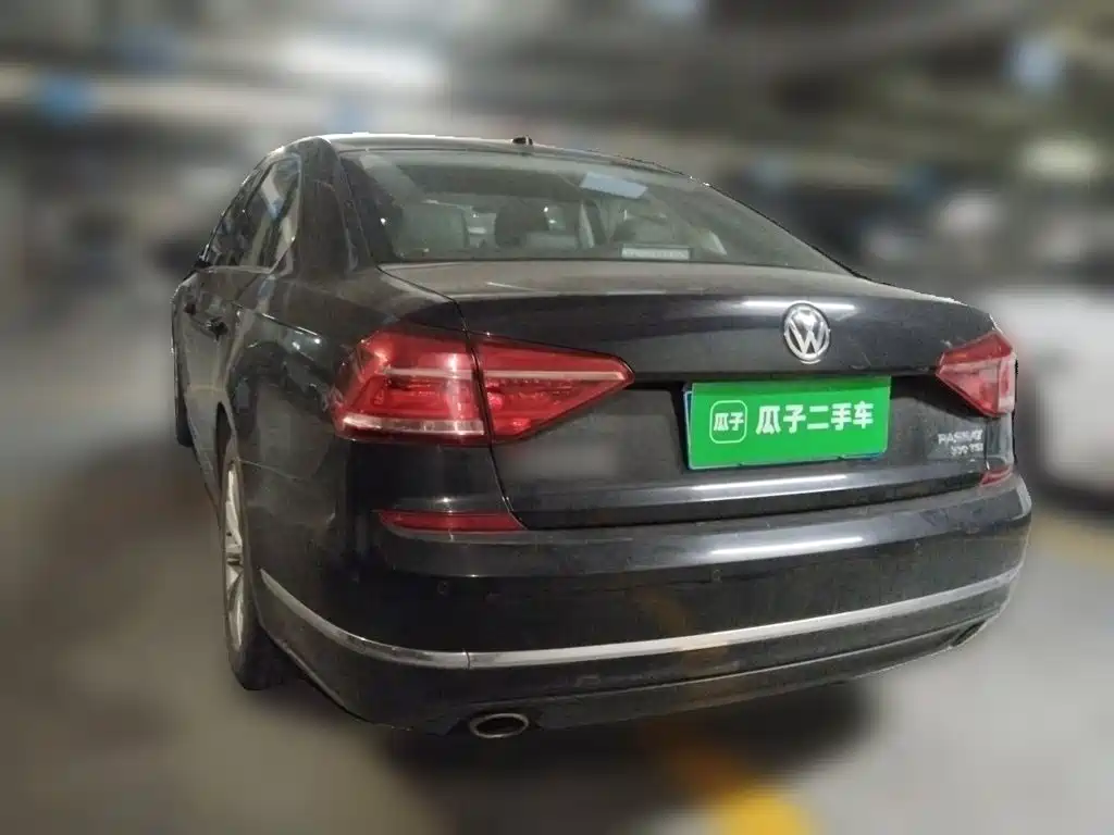 Volkswagen Passat — фото 23