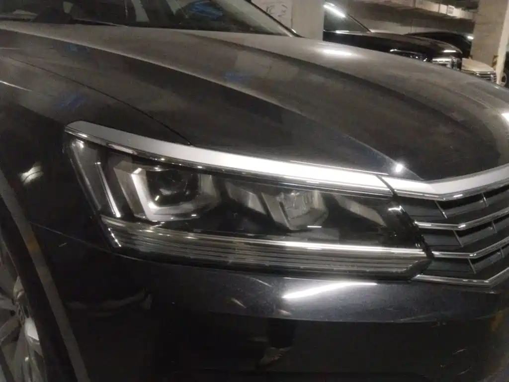 Volkswagen Passat — фото 24