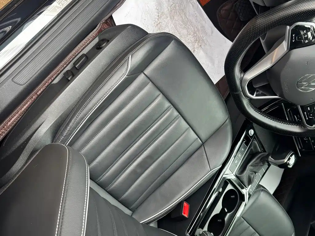 Volkswagen Passat — фото 21