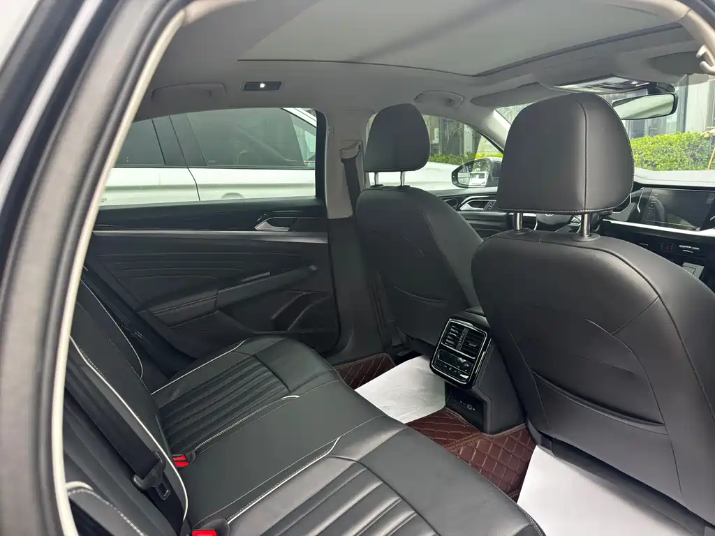 Volkswagen Passat — фото 9