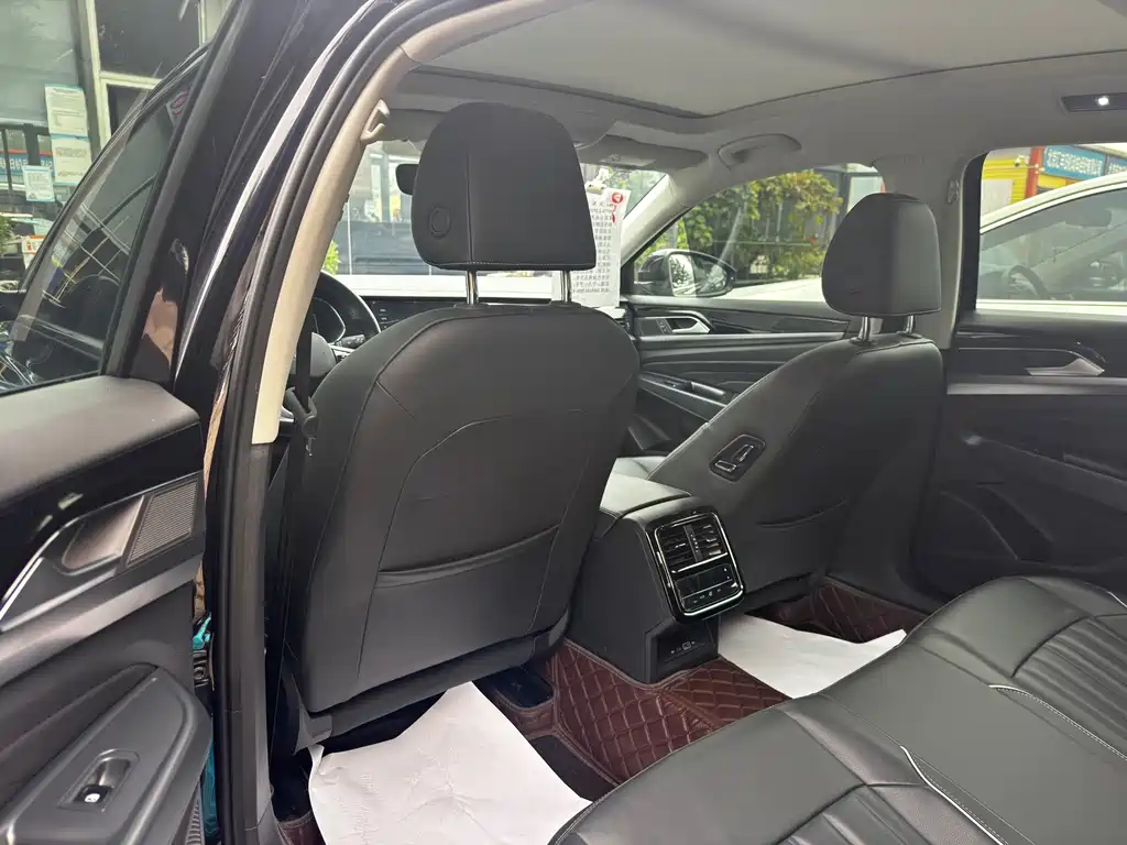 Volkswagen Passat — фото 10