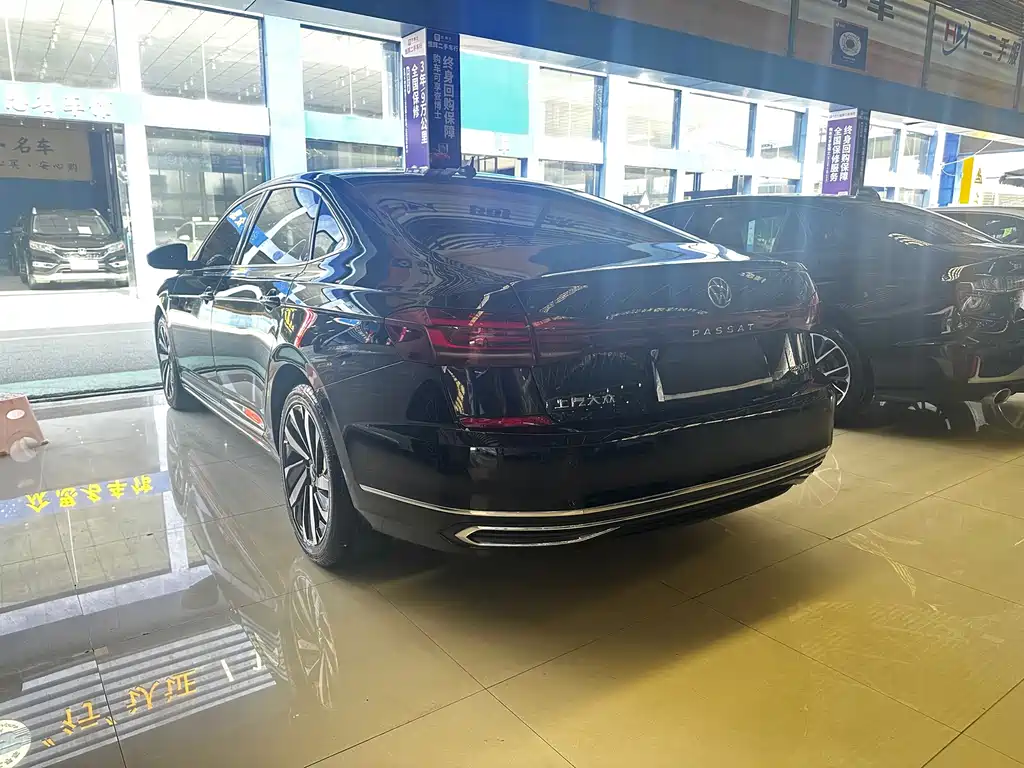 Volkswagen Passat — фото 13