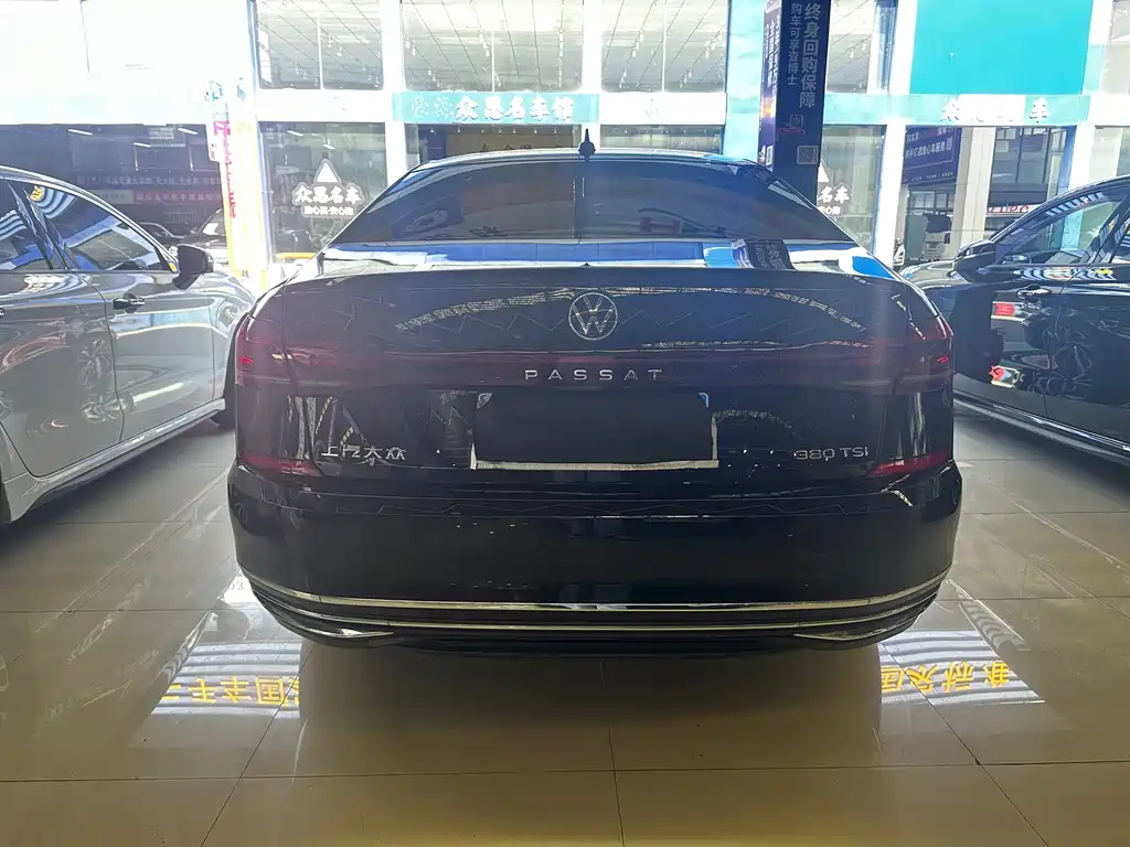 Volkswagen Passat — фото 14